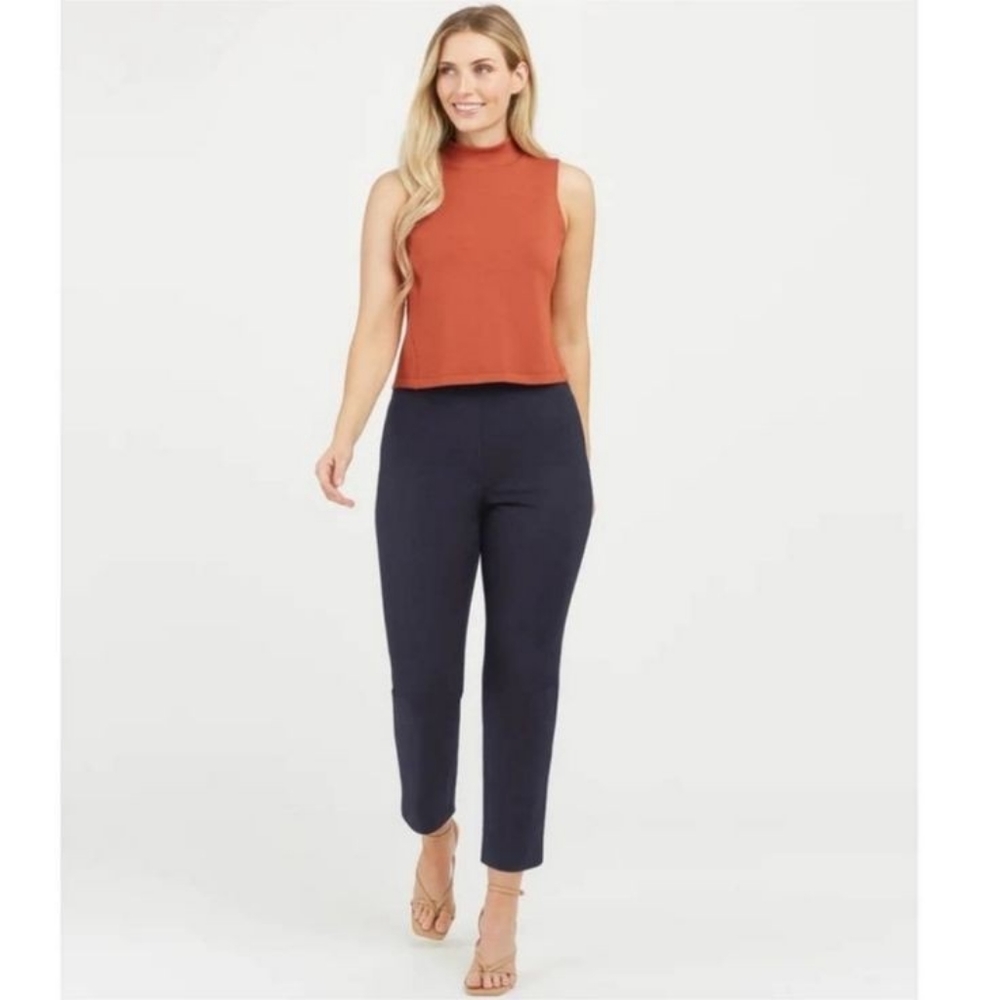 Spanx On-the-Go Ankle Slim Straight Pant - Size M (or equivalent to size 6-8)